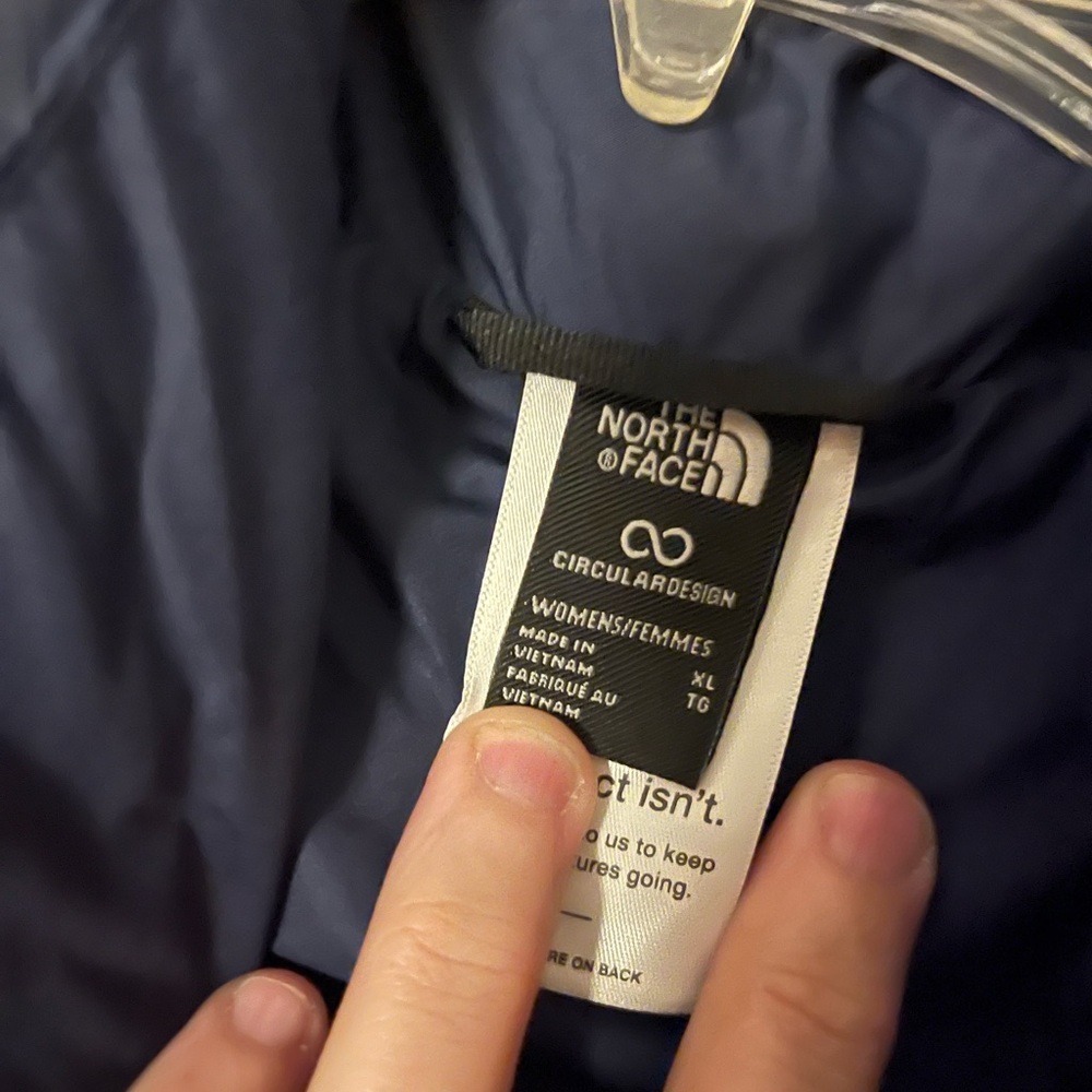 The North Face Women’s Summit Navy Insulated Vest - Picture 4 of 6